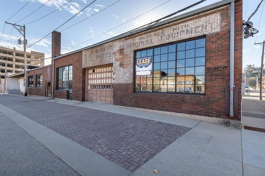 More Photos Of 1084 Iowa St, Dubuque Light Manufacturing For Lease
