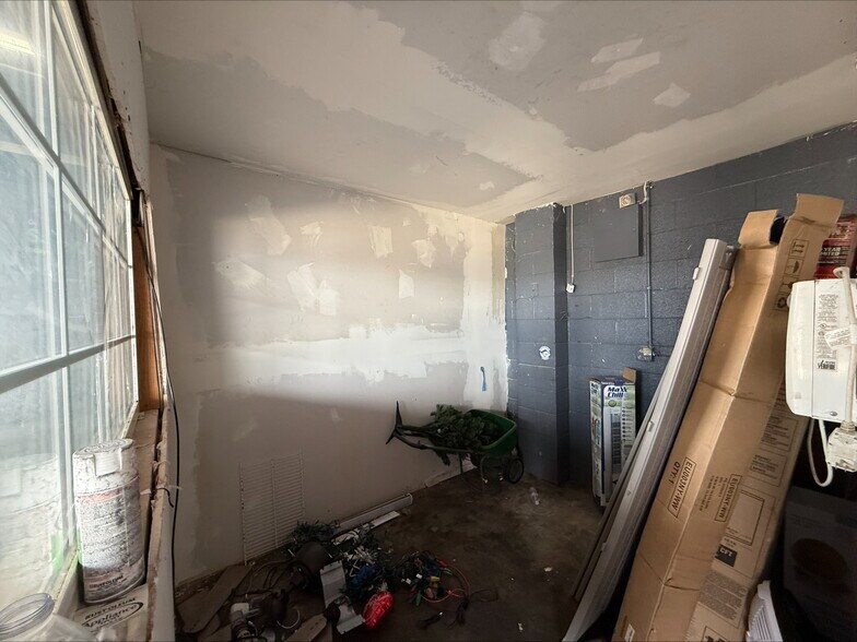 More Photos Of 421-425 N E St, Madera Auto Repair For Lease