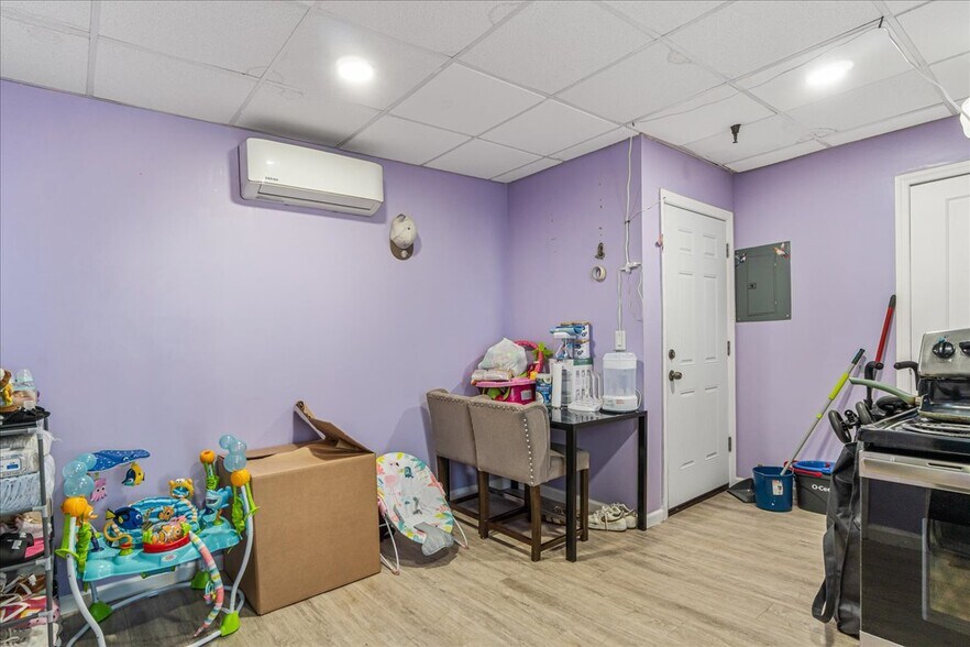 More Photos Of 4 Main St, Kings Park Storefront Retail Residential For Sale