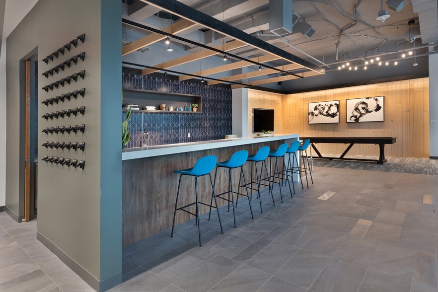 More Photos Of 8401 Greensboro Dr, McLean Office For Lease