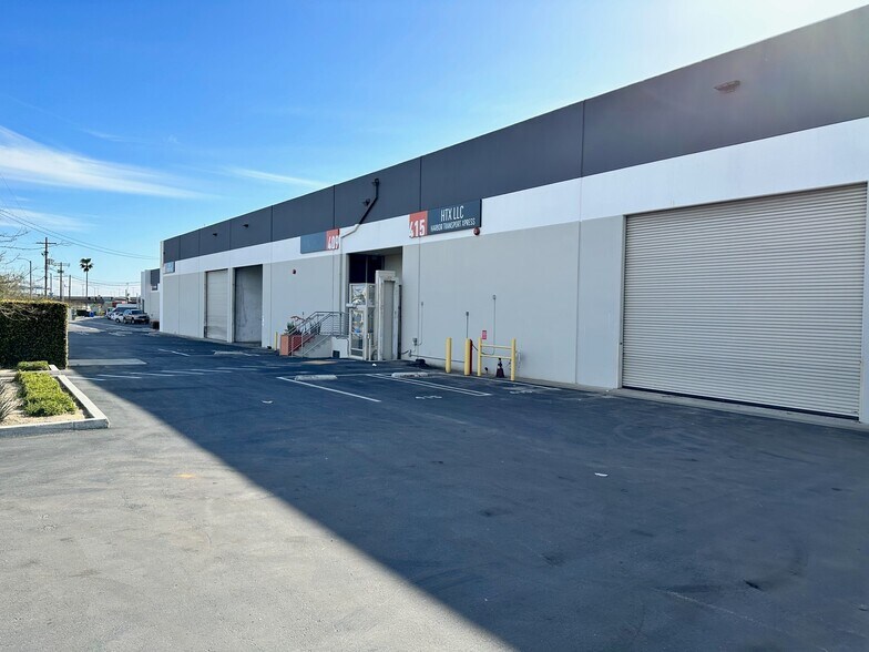 More Photos Of 301-445 N Figueroa St, Wilmington Warehouse For Lease