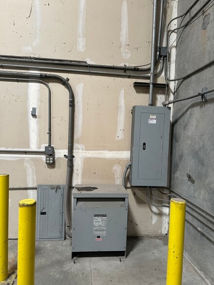 More Photos Of 671 Willow Pass Rd, Pittsburg Warehouse For Lease