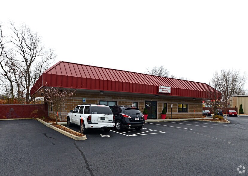 Primary Photo Of 1458 Park Ave, Cranston Freestanding For Lease