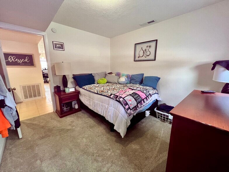 More Photos Of 308 Low St, Bloomington Apartments For Sale