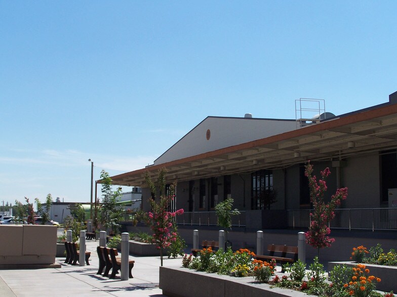 More Photos Of 5022 Bailey Loop, Mcclellan Unknown For Lease