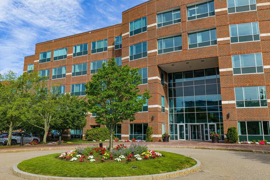 More Photos Of 300 Crown Colony Dr, Quincy Medical For Lease