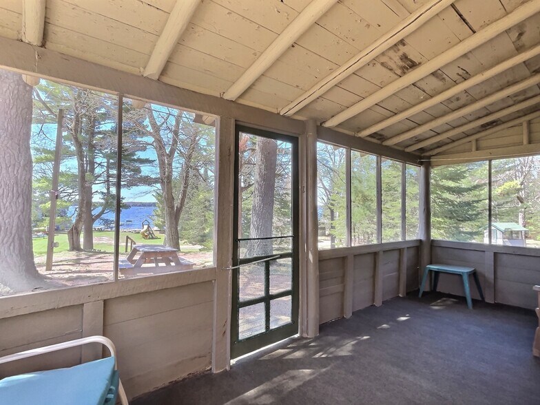 More Photos Of 8475 Hillcrest Ln, Saint Germain Hotel For Sale