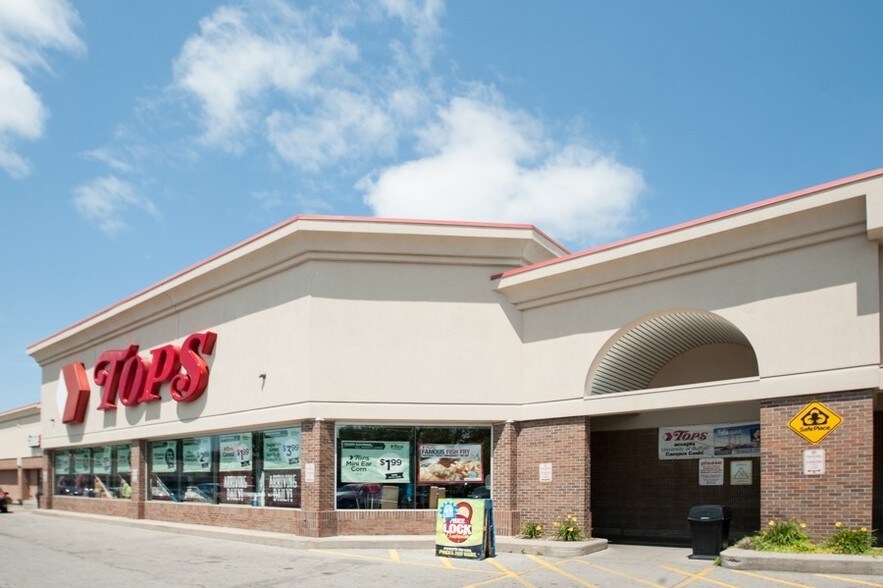 More Photos Of 3500 Main St, Amherst Supermarket For Sale