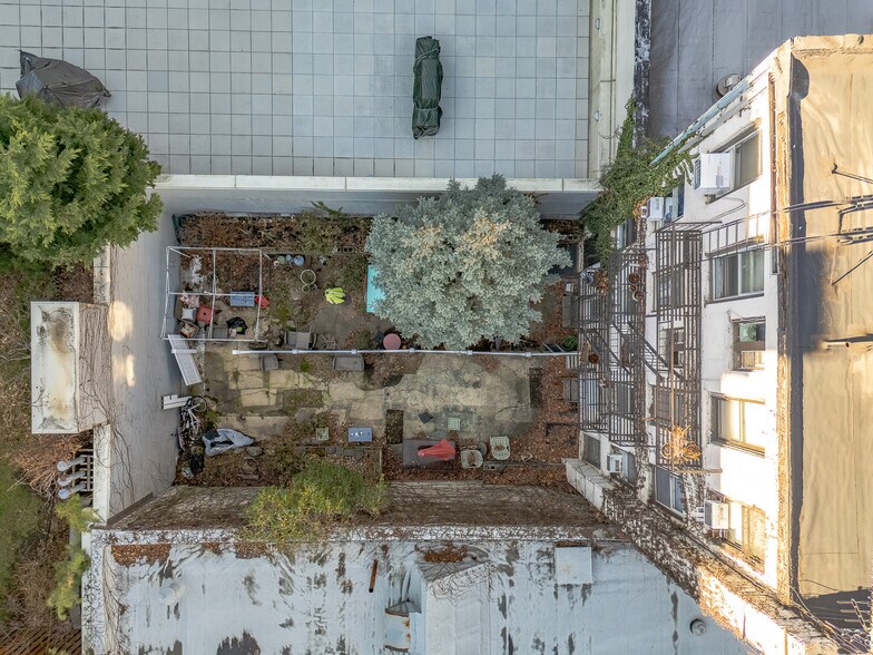 More Photos Of 5-16 47th Rd, Long Island City Apartments For Sale
