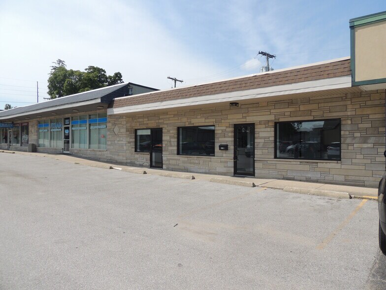 More Photos Of 1608 Lincolnway, Valparaiso Storefront Retail Office For Lease