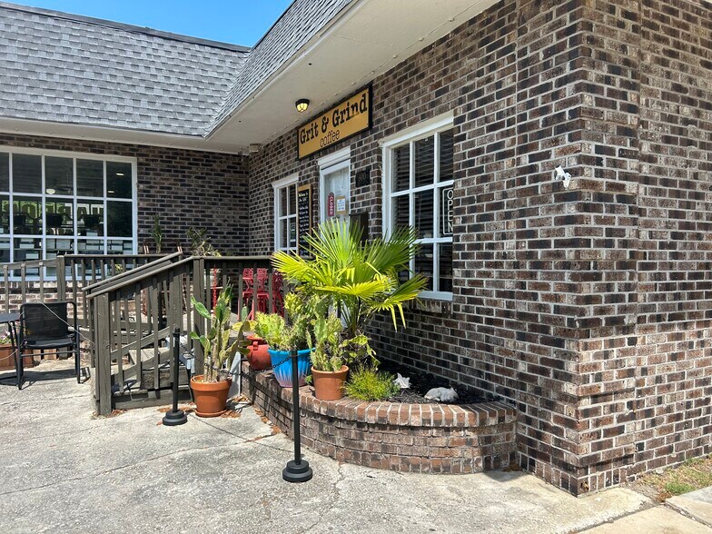 More Photos Of 103 Queen St, Georgetown Medical For Lease