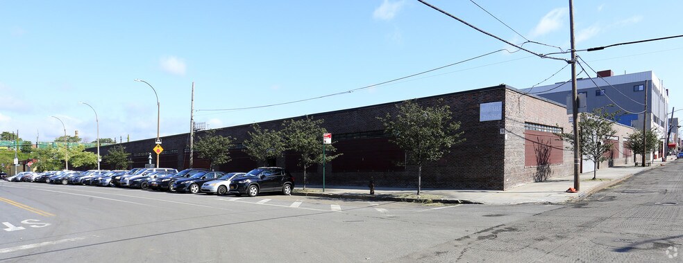More Photos Of 885 E 138th St, Bronx Warehouse For Lease