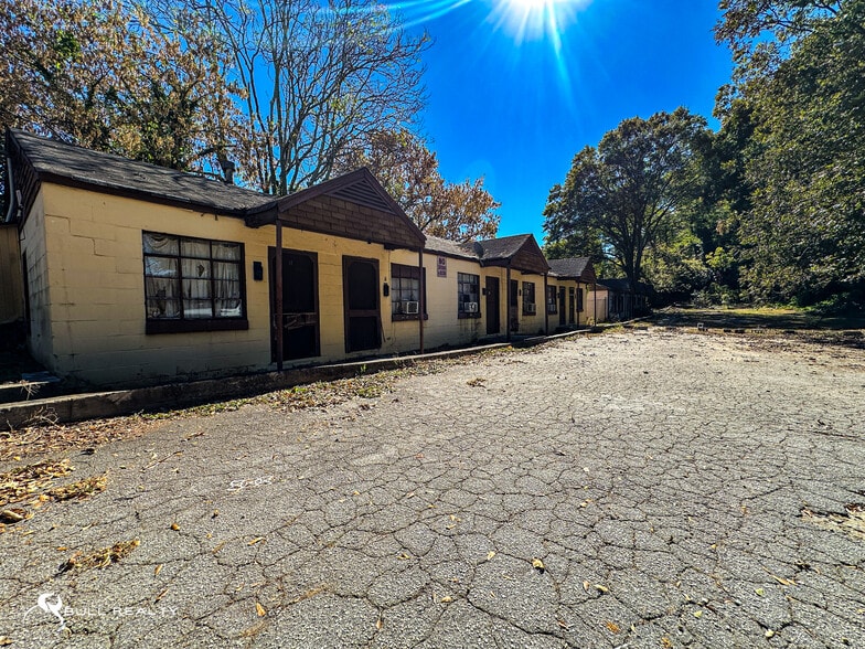 More Photos Of 566 SW University Ave, Atlanta Apartments For Sale