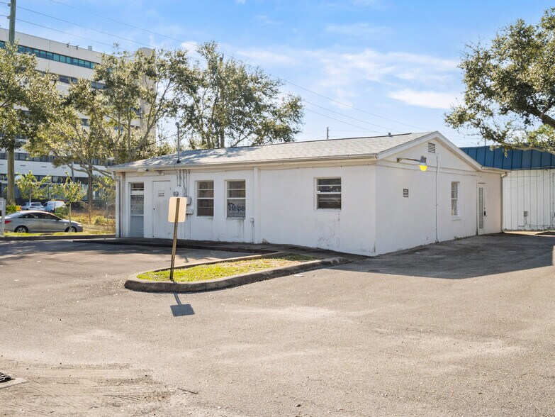 More Photos Of 1322 Oak St, Melbourne Medical For Sale