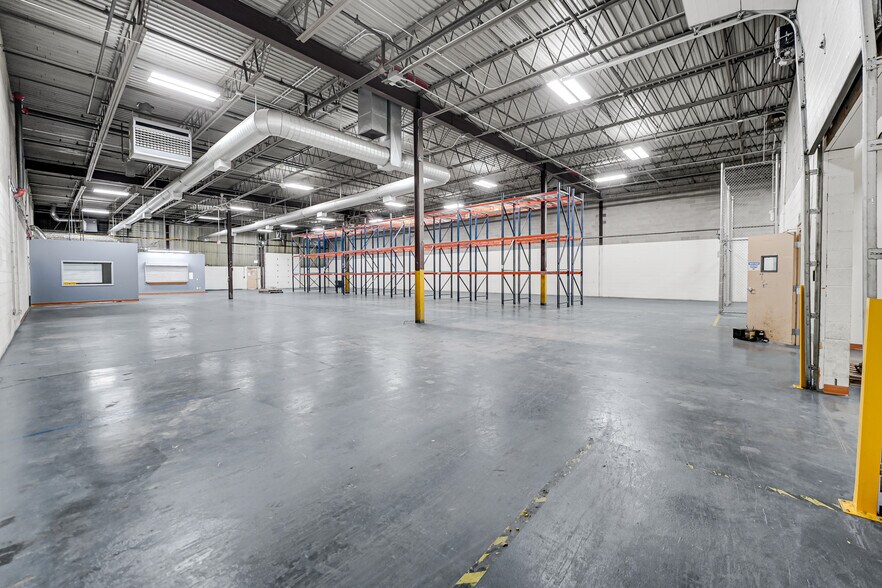 More Photos Of 721 E 112th St, Chicago Flex For Lease