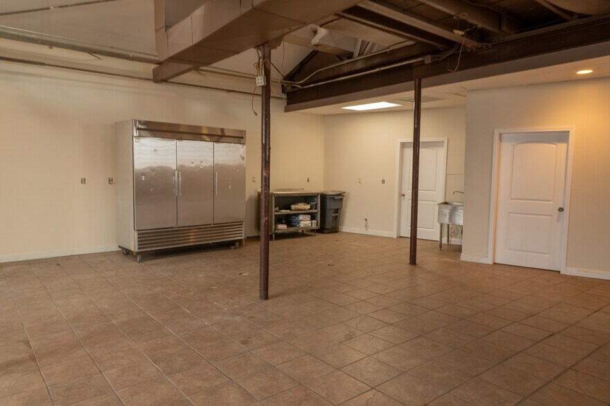 More Photos Of 290 Simpson St, Atlanta Flex For Lease
