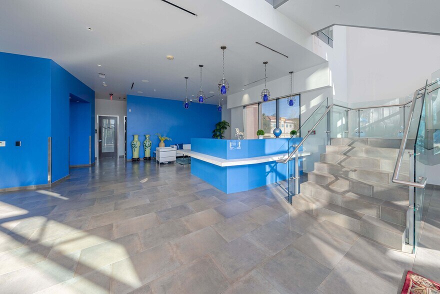More Photos Of 2960 W Sahara Ave, Las Vegas Office For Lease