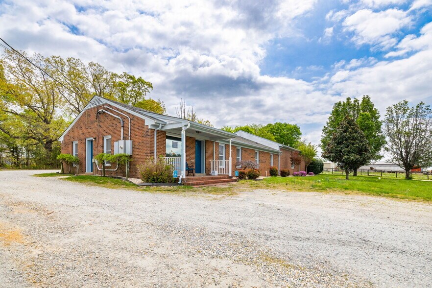 More Photos Of 101 Lea Rd, Kenbridge Healthcare For Sale