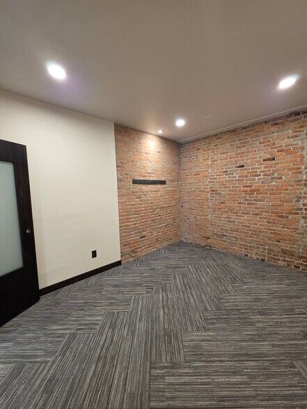 More Photos Of 321 E Main St, Bozeman Apartments For Lease