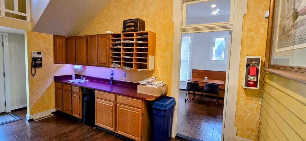 More Photos Of 702 Rio Grande St, Austin Office For Lease