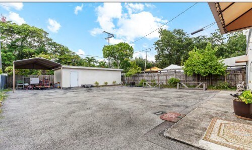 More Photos Of 7222 Biscayne Blvd, Miami Storefront For Lease