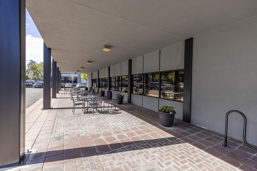 More Photos Of 2102 Business Center Dr, Irvine Coworking Space