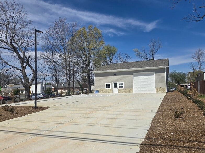 Primary Photo Of 112 E Gilbreath St, Graham Parking Lot For Lease