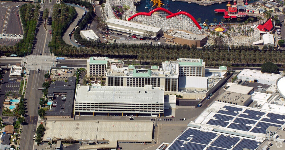 More Photos Of 1020 W Katella Ave, Anaheim Hotel For Lease