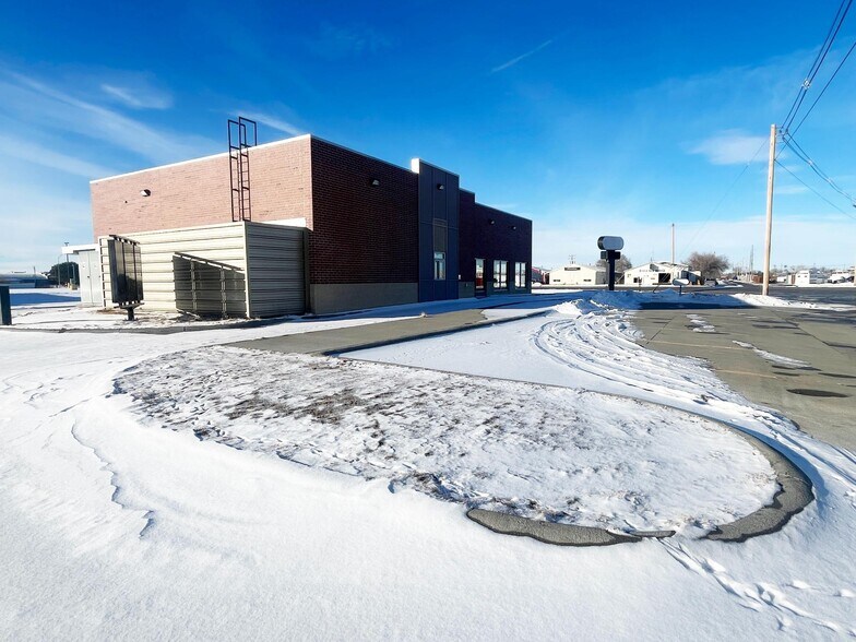 More Photos Of 527 E Highway 20, Valentine Fast Food For Sale