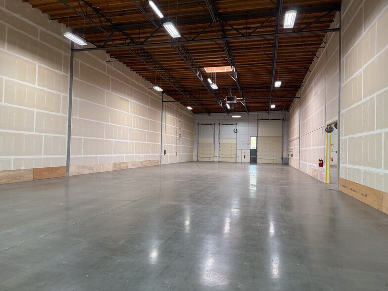 More Photos Of 10870 SW Tualatin Sherwood Rd, Tualatin Warehouse For Sale