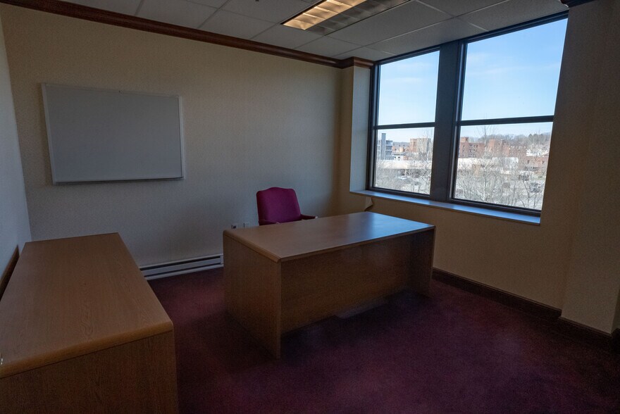 More Photos Of 253 E Washington St, New Castle Office For Lease