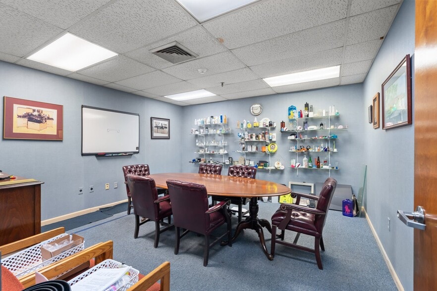 More Photos Of 25 Hale St, Newburyport Manufacturing For Sale
