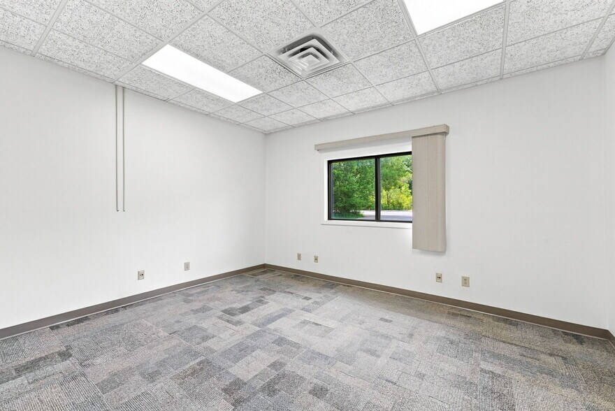 More Photos Of 615-619 Commerce Rd, Richmond Office For Lease