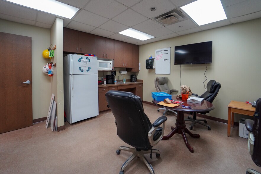 More Photos Of 8609 Lone Tree Rd, Victoria Industrial For Sale