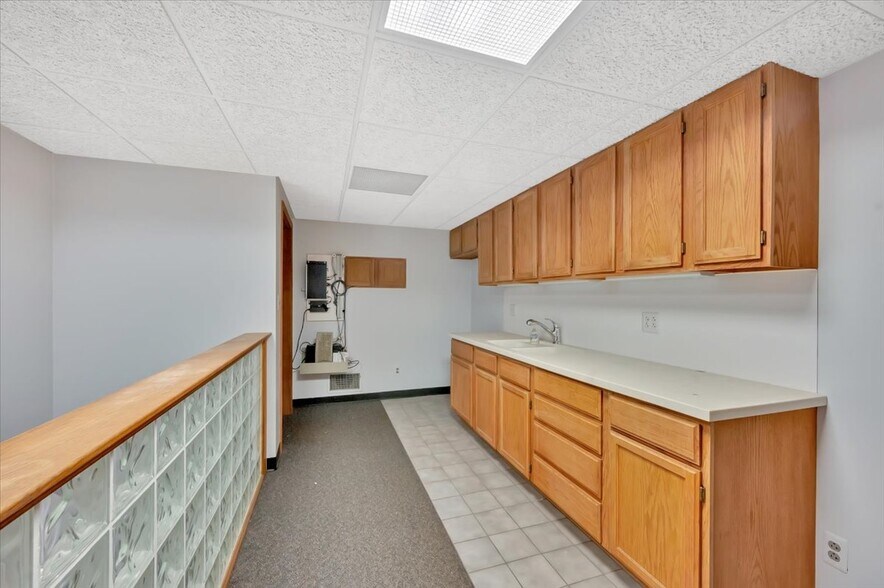 More Photos Of 8837 Lyndon St, Detroit Warehouse For Sale