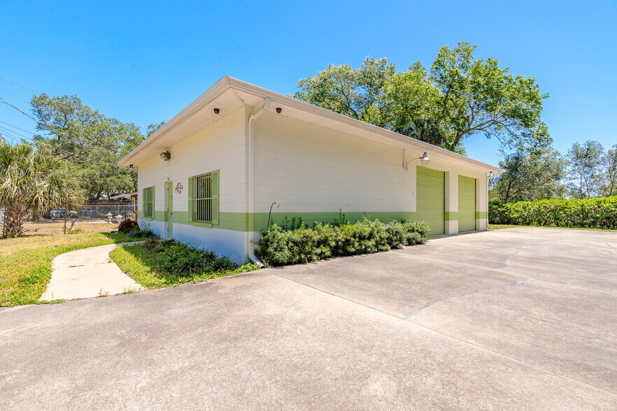 Primary Photo Of 300 Washington Pl, Ormond Beach Warehouse For Sale