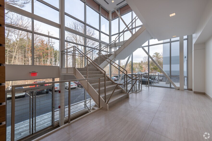 More Photos Of 54 Middlesex Tpke, Bedford Office For Lease