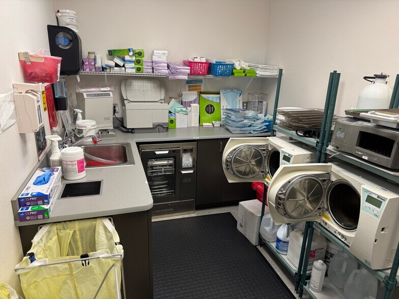 More Photos Of 700 SW Ramsey Ave, Grants Pass Medical For Lease