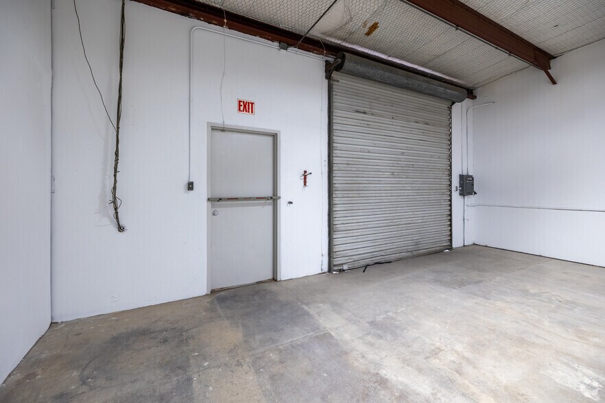 More Photos Of 1663 Hickory Dr, Haltom City Unknown For Lease