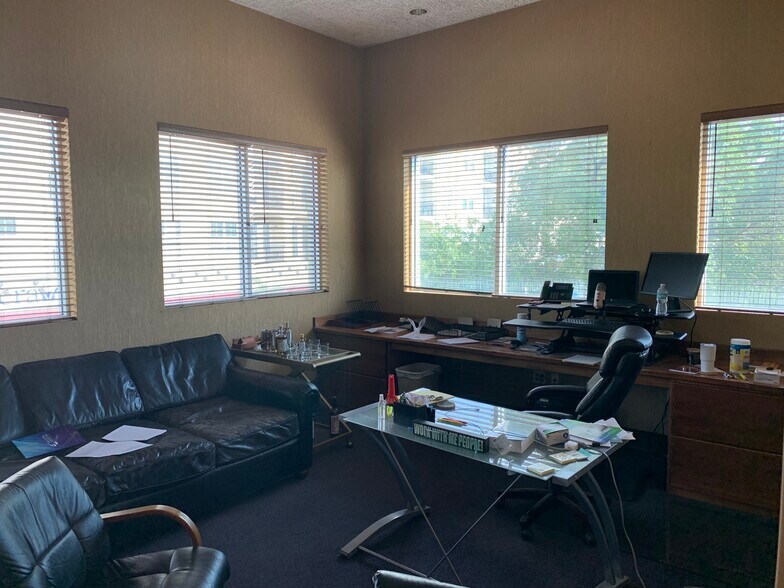 More Photos Of 701 S Howard Ave, Tampa Storefront Retail Office For Lease