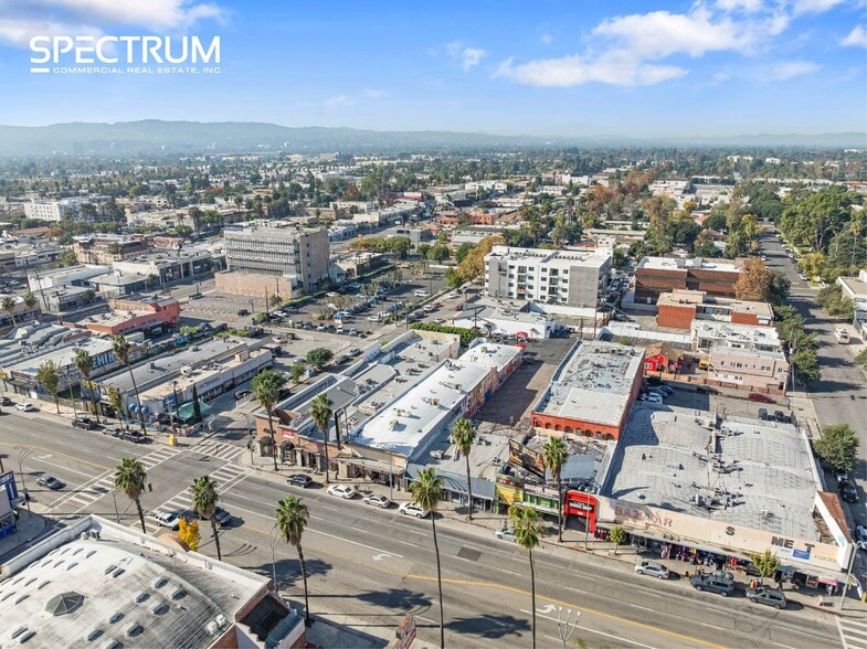 More Photos Of 6451-6453 Van Nuys Blvd, Van Nuys Storefront For Lease