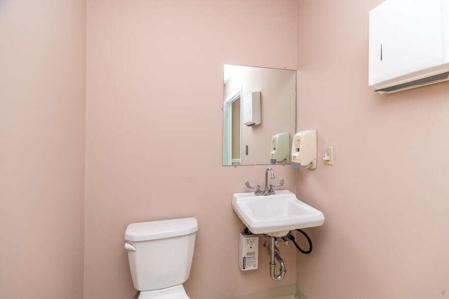 More Photos Of 2370 York Rd, Jamison Office For Sale