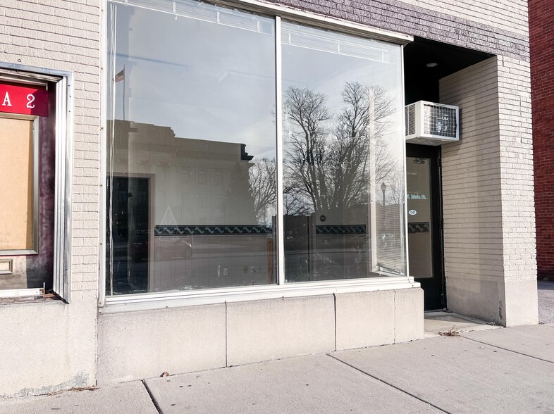 Primary Photo Of 114-118 N Main St, Celina Office For Lease