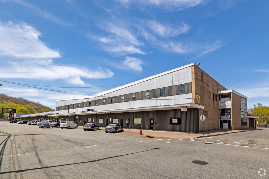 Primary Photo Of 63-105 Bassett Hwy, Dover Warehouse For Lease