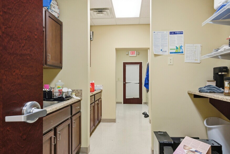 More Photos Of 2356 John Smith Rd, Fayetteville Medical For Lease
