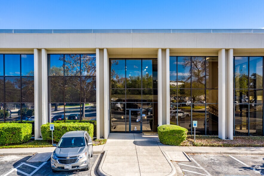 More Photos Of 4400 NW Loop 410, San Antonio Unknown For Lease