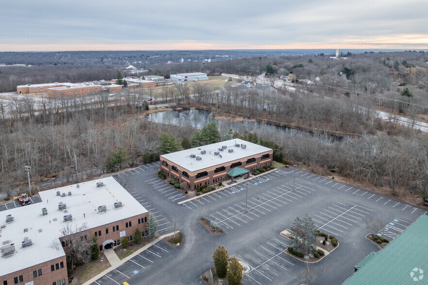 More Photos Of 6 Blackstone Valley Pl, Lincoln Medical For Sale