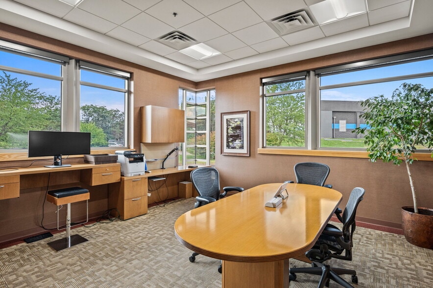 More Photos Of 1601 Ups Dr, Louisville Office For Sale