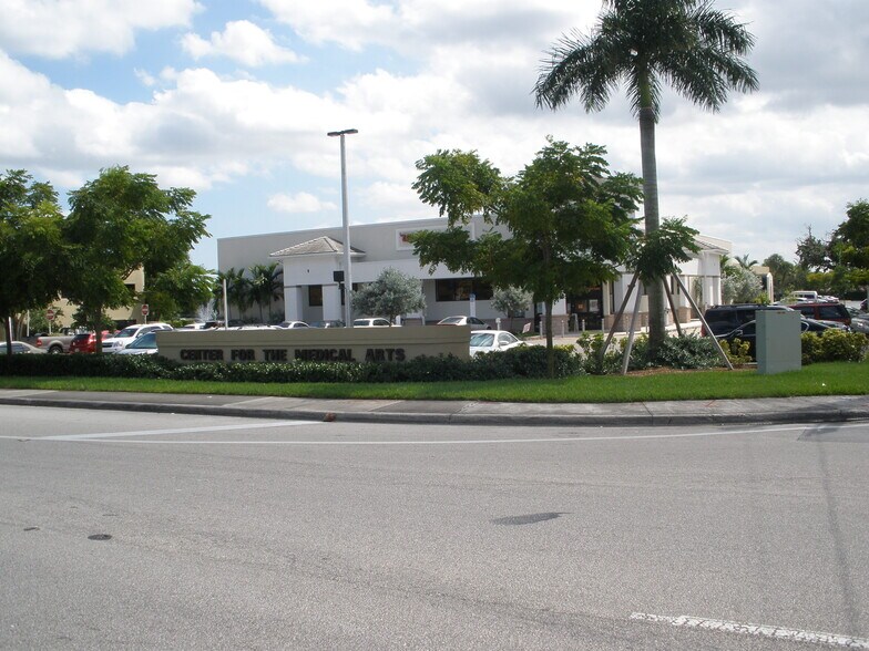 More Photos Of 8100-8110 Royal Palm Blvd, Coral Springs Medical For Lease