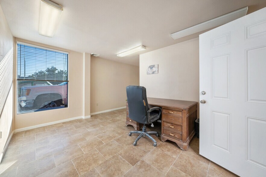 More Photos Of 741 Paso Robles St, Paso Robles Warehouse For Lease